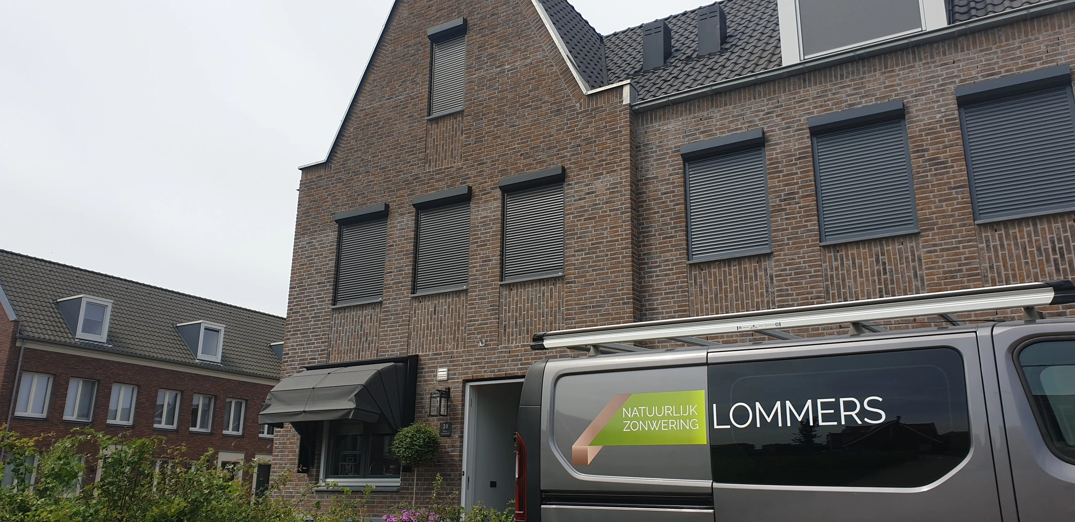 Rolluik volledig antraciet voorzijde woning